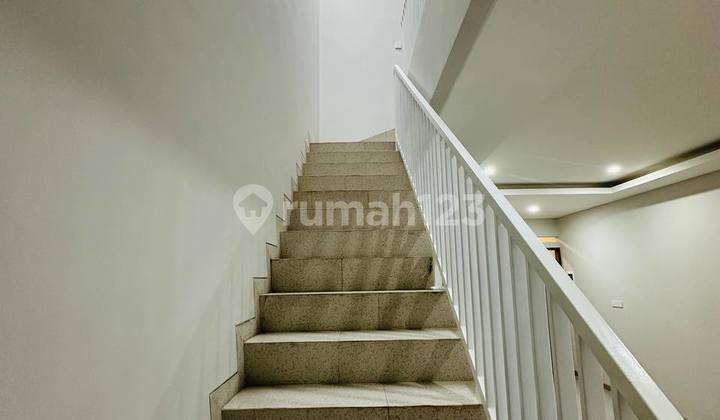 Baru Jadi! Rumah 4 KT Bonus Ac Lengkap Harga Rp1,65 M