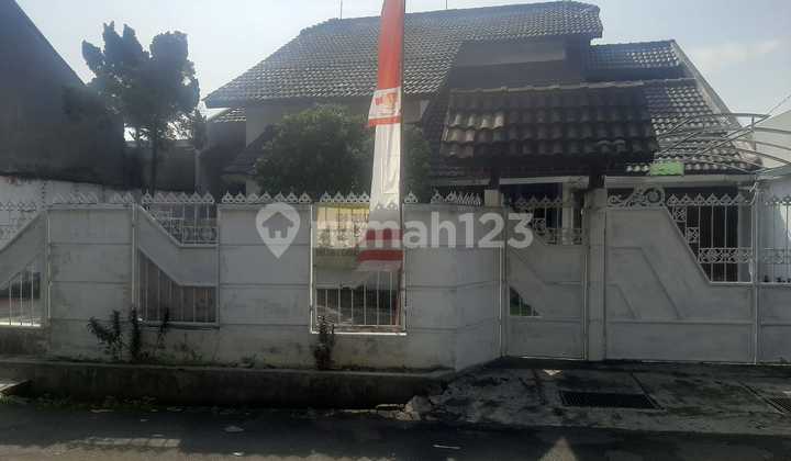 Dijual Rumah luas cocok untuk keluarga besar - Kampung Utan, Ciputat Timur