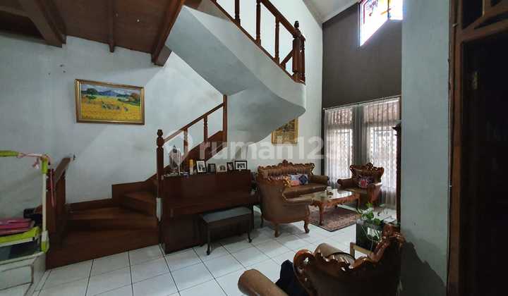For Sale 2-Story House in DEPOK, 6 Very Spacious Bedrooms Suitable for Large Families 2