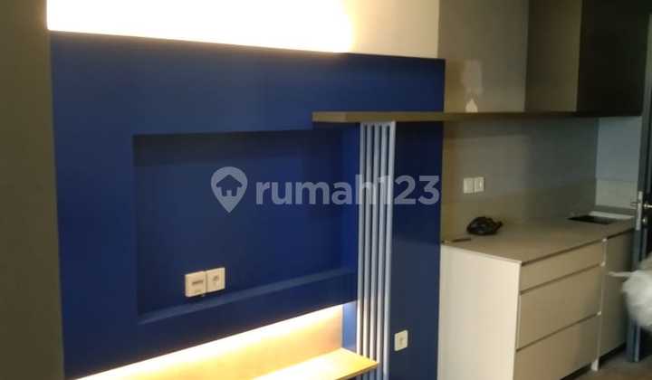 For Sale Fast (BU) fully furnished move-in ready 1BR Apartment Collins Boulevard – South Tangerang 2