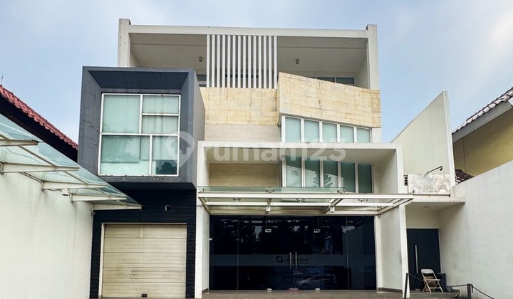 KANTOR 3 LANTAI SIAP PAKAI FULL FURNISHED DI BSD GRIYA LOKA, TANGERANG SELATAN KANTOR 3 LANTAI SIAP PAKAI FULL FURNISHED DI BSD GRIYA LOKA, TANGERANG SELATAN