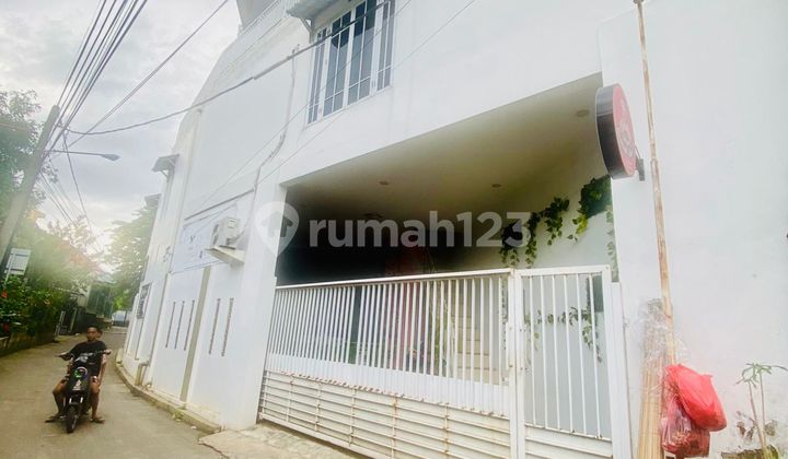 RUMAH FULL FURNISHED SIAP HUNI PAKET KOMPLIT GA PERLU RENOV LAGI