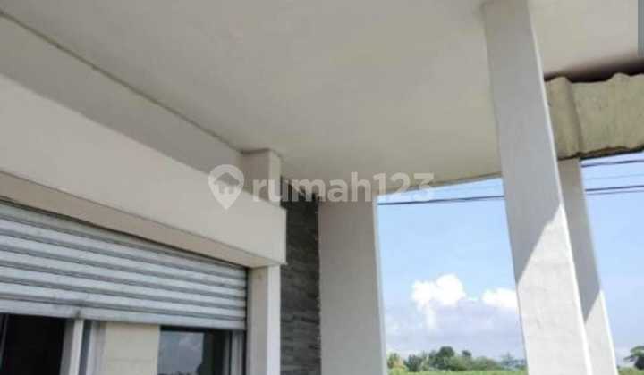 FOR SALE 2-STORY SHOPHOUSE - CIAMPEA, BOGOR REGION Strategic location, ideal for business + residence! 2