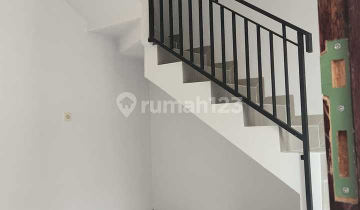 FOR SALE 2⅖ STORY HOUSE WITH ROOFTOP, READY TO OCCUPY, STRATEGIC LOCATION - LENTENG AGUNG, SOUTH JAKARTA 2