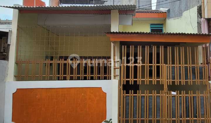 Disewakan rumah luas 3Kamar tidur, full bangunan di kalideres 1