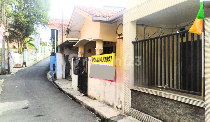 Dijual  Rumah Tinggal, 10 pinttu Kos-Kosan & 1 kontrakan di Bambu Apus, Cipayung - Jakarta Timur, cocok untuk tempat tinggal sekaligus mendapatkan passive income setiap bulan!