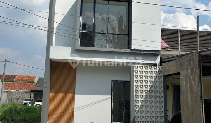 HOUSE READY TO OCCUPY! Strategic Location - Suitable for young families and investment in Sawangan, Depok HOUSE READY TO OCCUPY! Strategic Location - Suitable for young families and investment in Sawangan, Depok