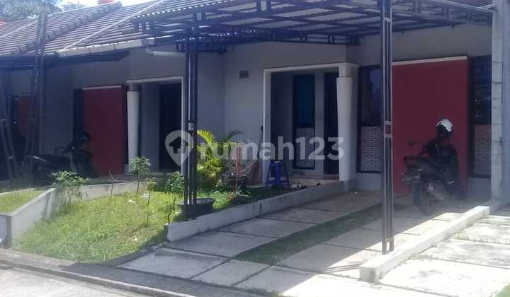 Beautiful, Well-Maintained Minimalist House Ready to Occupy, No Need to Wait - Green Building
