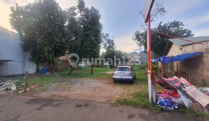 Strategic Large Land in Ciputat, South Tangerang with SHM, READY TO BUILD. Strategic Large Land in Ciputat, South Tangerang with SHM, READY TO BUILD.