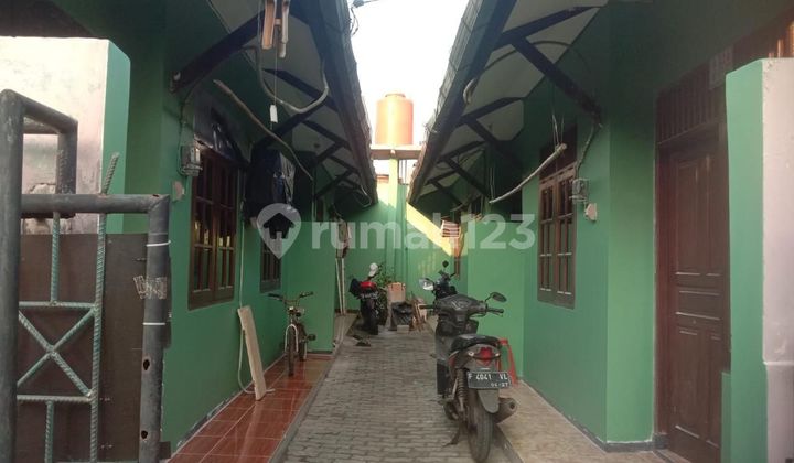 Quick Sale Productive 4-Door Rental Units - Strategic Location in Ciputat, South Tangerang
