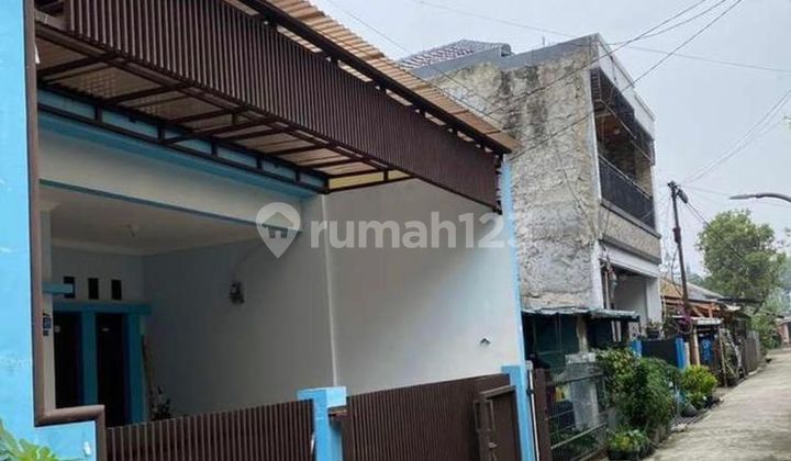 Comfortable House with Strategic Location in Sarijadi, Bandung