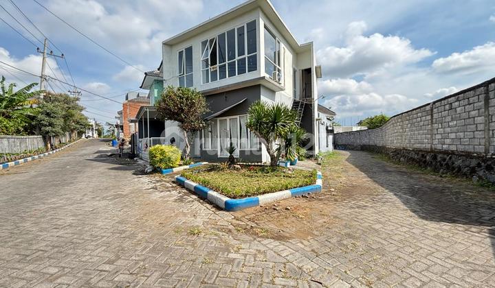 For sale, boarding house in Malang city, only around 975 million, strategic location. 2