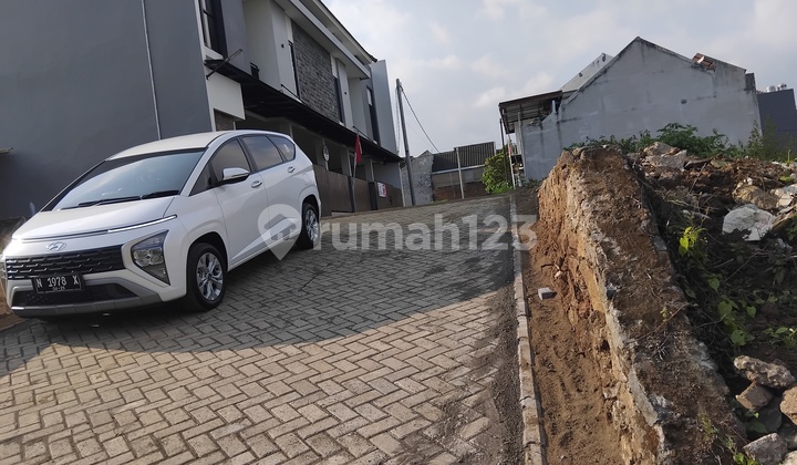 Dijual Rumah Kost 10 Kamar - Kamar Mandi Dala