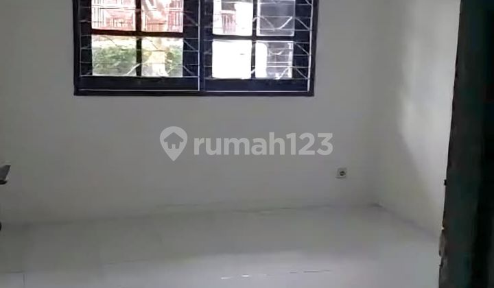 Comfortable and Well-Maintained House in Bintaro Sector 3 Comfortable and Well-Maintained House in Bintaro Sector 3