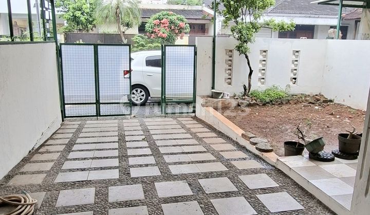 Rumah Sewa Pinggir Jalan Raya Bintaro Utama Cocok untuk Usaha/Hunian