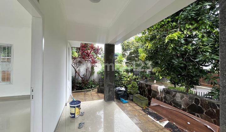 House with Swimming Pool Suitable for Residence or Home Office