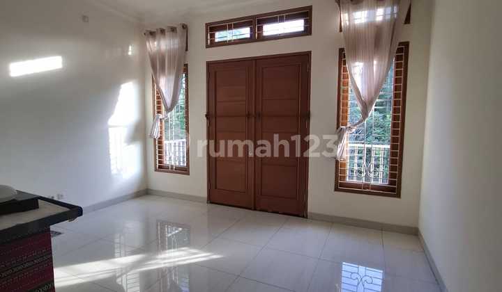 Rumah Bagus dan Mewah dalam Cluster di Bintaro Sektor 8 2