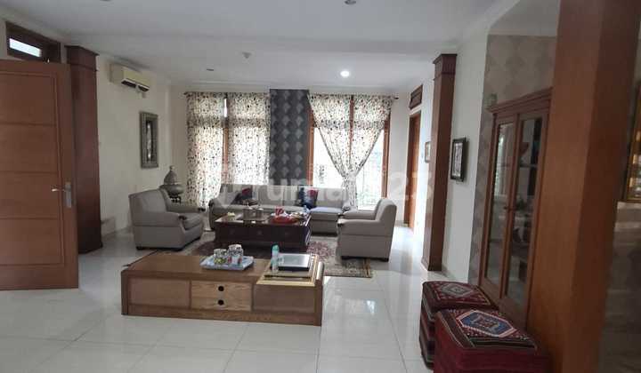 Rumah Bagus dan Mewah dalam Cluster di Bintaro Sektor 8