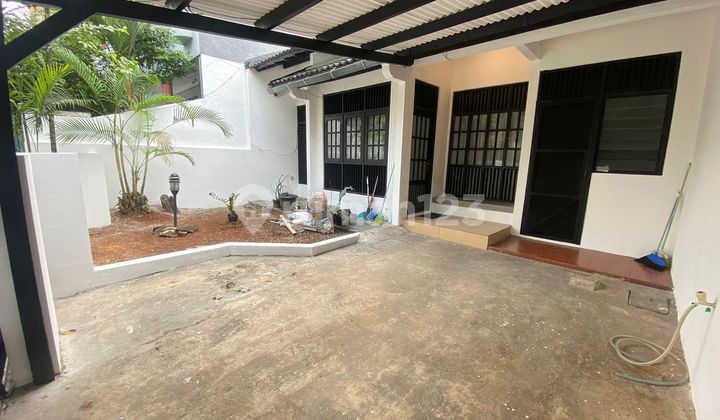 Nice and Ready-to-Live House in Bintaro Sector 2 Housing Nice and Ready-to-Live House in Bintaro Sector 2 Housing