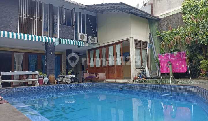 Rumah Mewah dengan Kolam Renang Dalam Perumahan Bintaro Sektor 3A 2