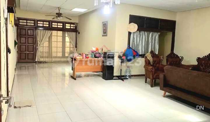 Affordable and Spacious House with Strategic Location in South Jakarta Area Affordable and Spacious House with Strategic Location in South Jakarta Area