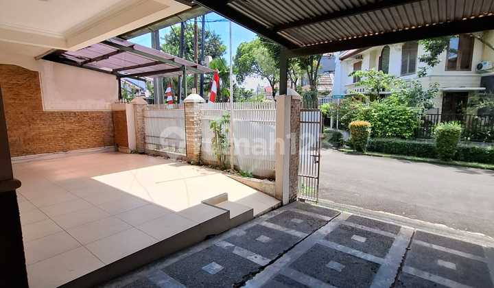 Neat and Spacious Ready-to-Occupy House in Bintaro Sector 3 Complex