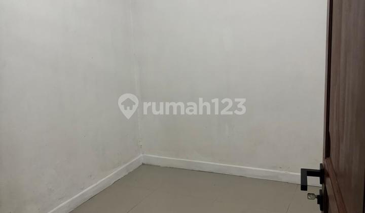 Affordable Ready-to-Occupy House in Bintaro Sector 2 Housing Complex 2