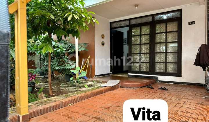 Affordable Ready-to-Live Strategic House in Bintaro Sector 1 Complex 2