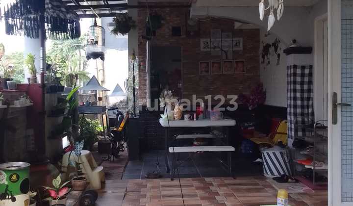 Rumah Hook 2 Lantai Dalam Perumahan Bintaro Sektor 3A Rumah Hook 2 Lantai Dalam Perumahan Bintaro Sektor 3A