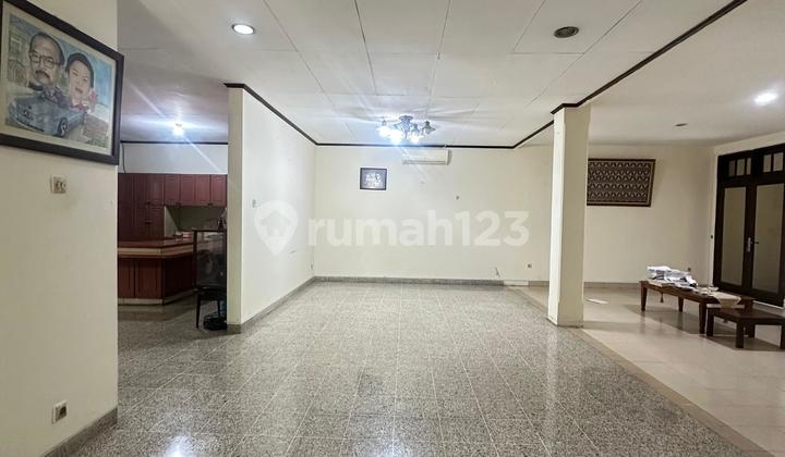 Rumah Megah dan Murah dalam Perumahan Bintaro Sektor 1 Rumah Megah dan Murah dalam Perumahan Bintaro Sektor 1
