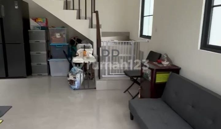Rumah 2 Lantai Bagus dan Siap Huni dalam Cluster Kawasan Ciputat