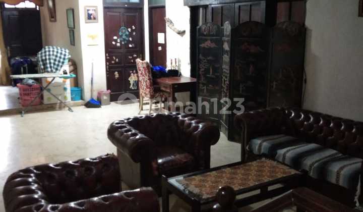 Rumah Megah Lokasi Strategis dekat KRL di Bintaro Sektor 1