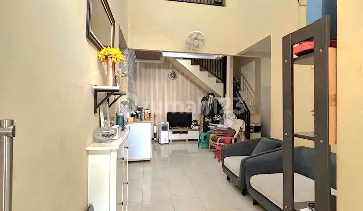 Rumah 2 Lantai Siap Huni Lokasi Strategis di Ciputat Dekat Bintaro 2