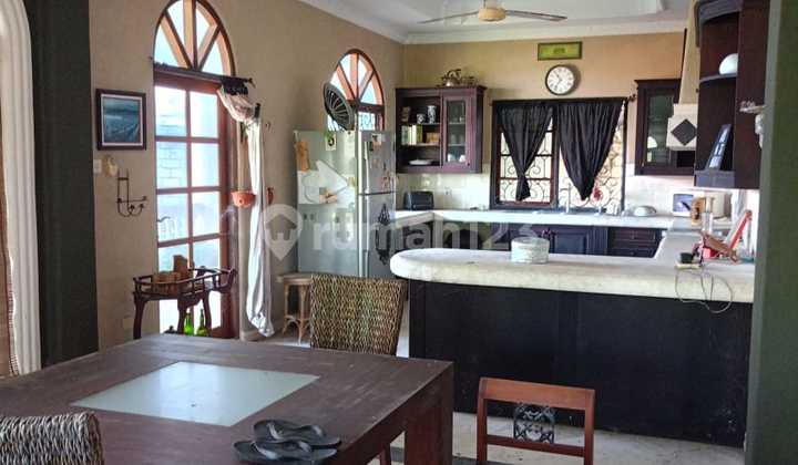 Big And Luxurious House 2