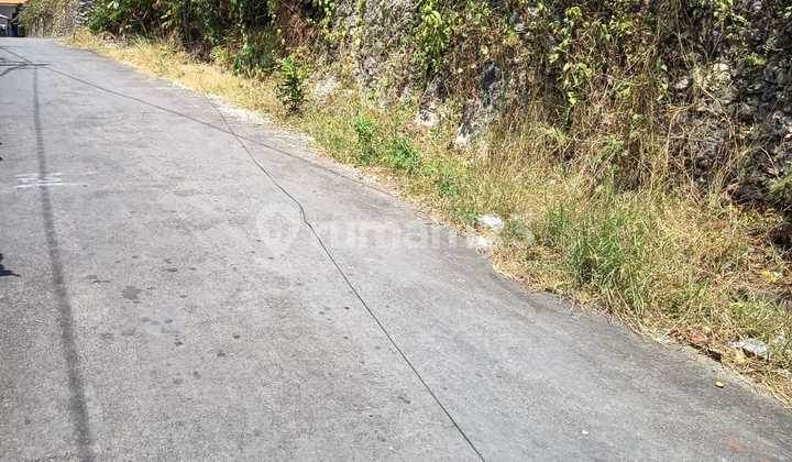 Simple House Price 900 Million