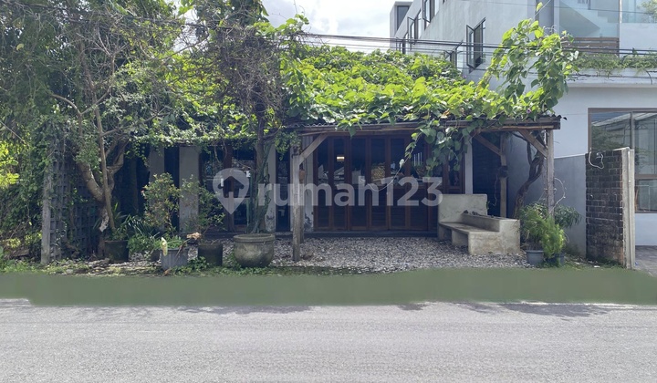 Tanah Strategis 250 M² Pinggir Jalan