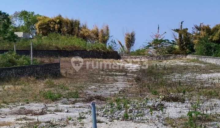 28 Are of Land by the Main Road 28 Are of Land by the Main Road