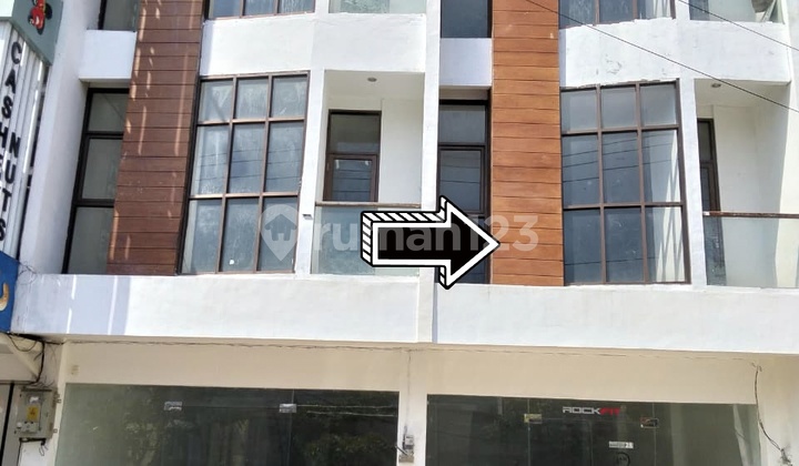 New 3-Story Shop House Ready for Use