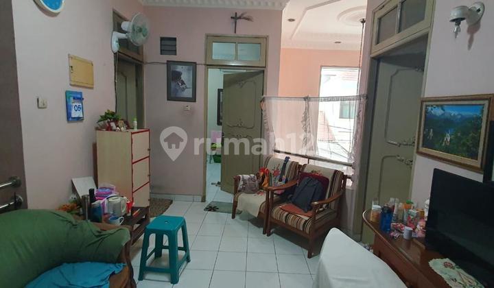 Rumah 2 lantai siap huni di Taman Aries, Jakarta Barat.  2