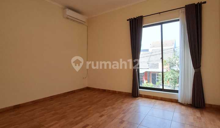 For Sale: Good Hook House in Serpong Park, Ready to Occupy 2