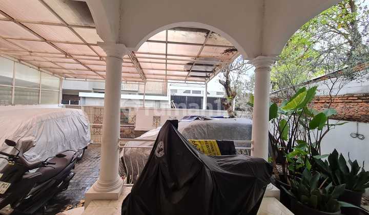 Rumah Mewah di Jantung Jakarta, Jakarta Pusat!  Lantai marmer. Dekat stasiun dan RS 2