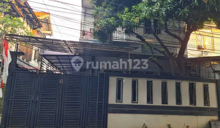 Rumah Besar & Strategis di Cideng, Jakarta Pusat