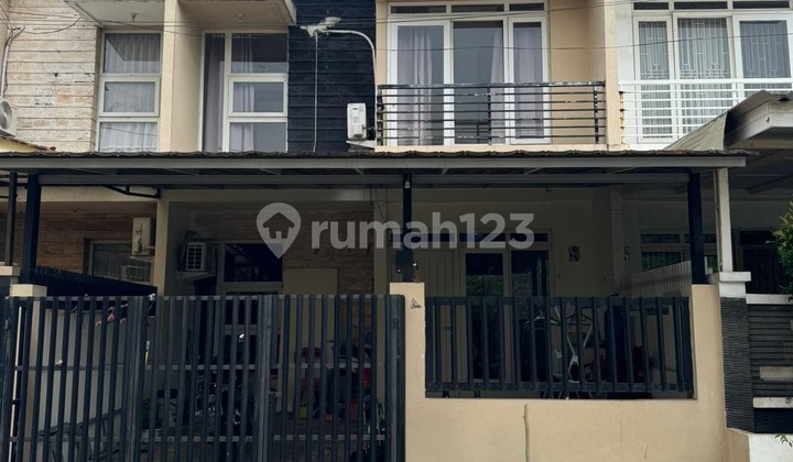 Rumah siap huni di Park Residence, Taman Surya, Jakarta Barat.
