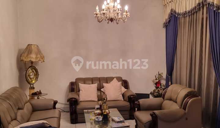 Rumah Tambah termasuk Toko Sebelah, Rawa Buaya, Jakarta Barat