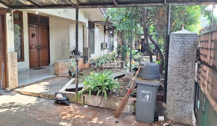 Rumah Butuh Renovasi Lokasi Startegis Rumah Butuh Renovasi Lokasi Startegis