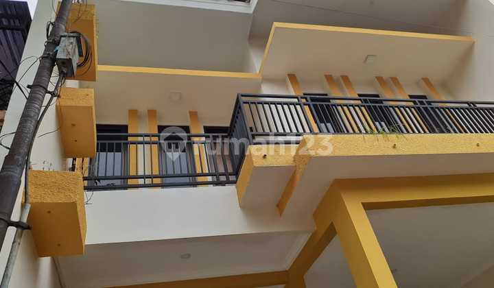 Rumah Dua Lantai Pondok Tirta Mandala SHM