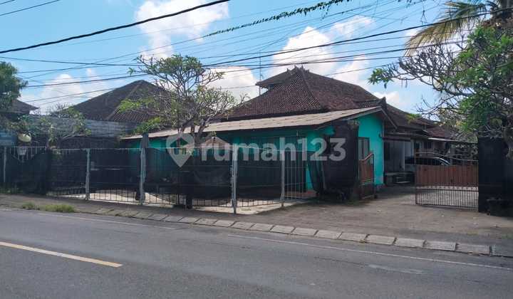 Store Located On The Main Road To Ubud Store Located On The Main Road To Ubud