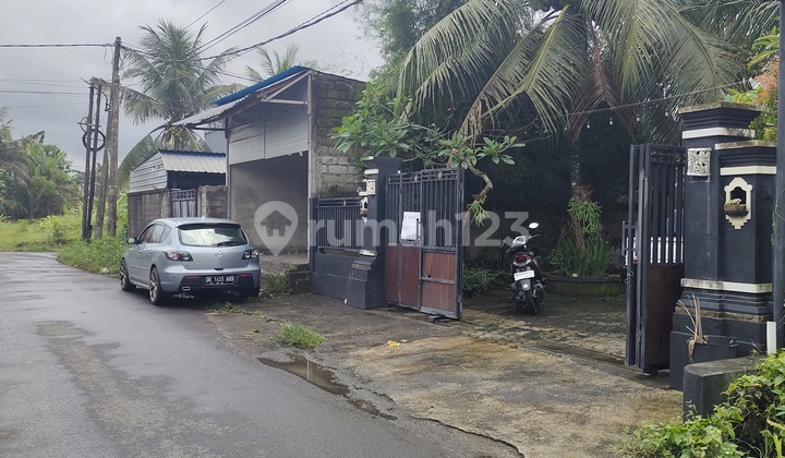 Cafe. Angkringan on the Business Route in Gianyar, Bali. Cafe. Angkringan on the Business Route in Gianyar, Bali.
