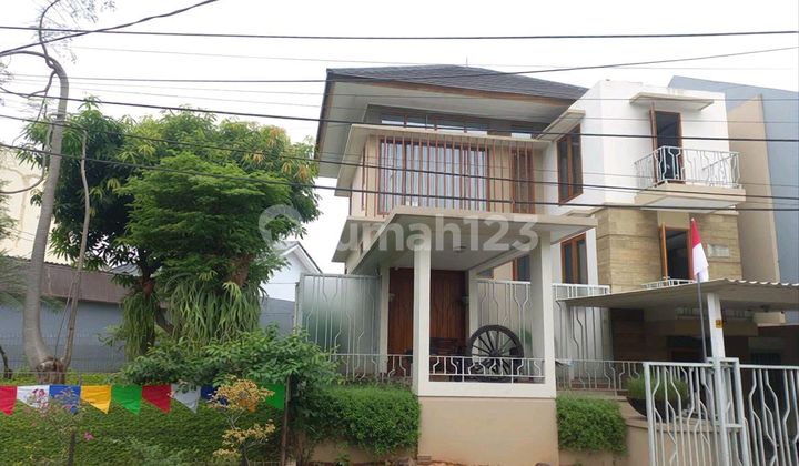 Rumah Luas Asri 2,5 Lantai Free Fasum 100M2 1