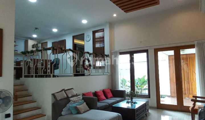 Rumah Luas Asri 2,5 Lantai Free Fasum 100M2 2